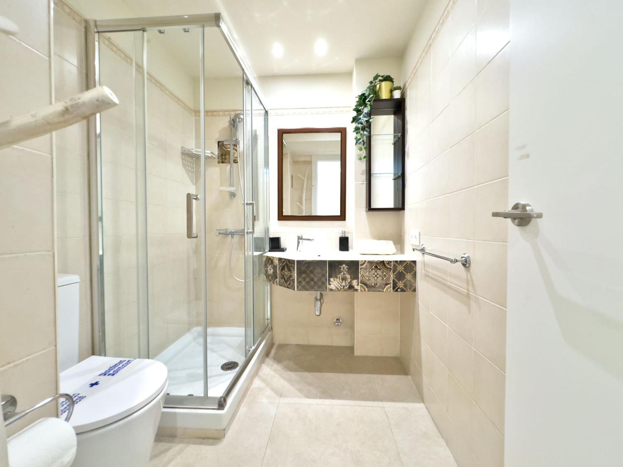 Appartement Boho Chic Apt, Frontline Sea & Paseo Views *