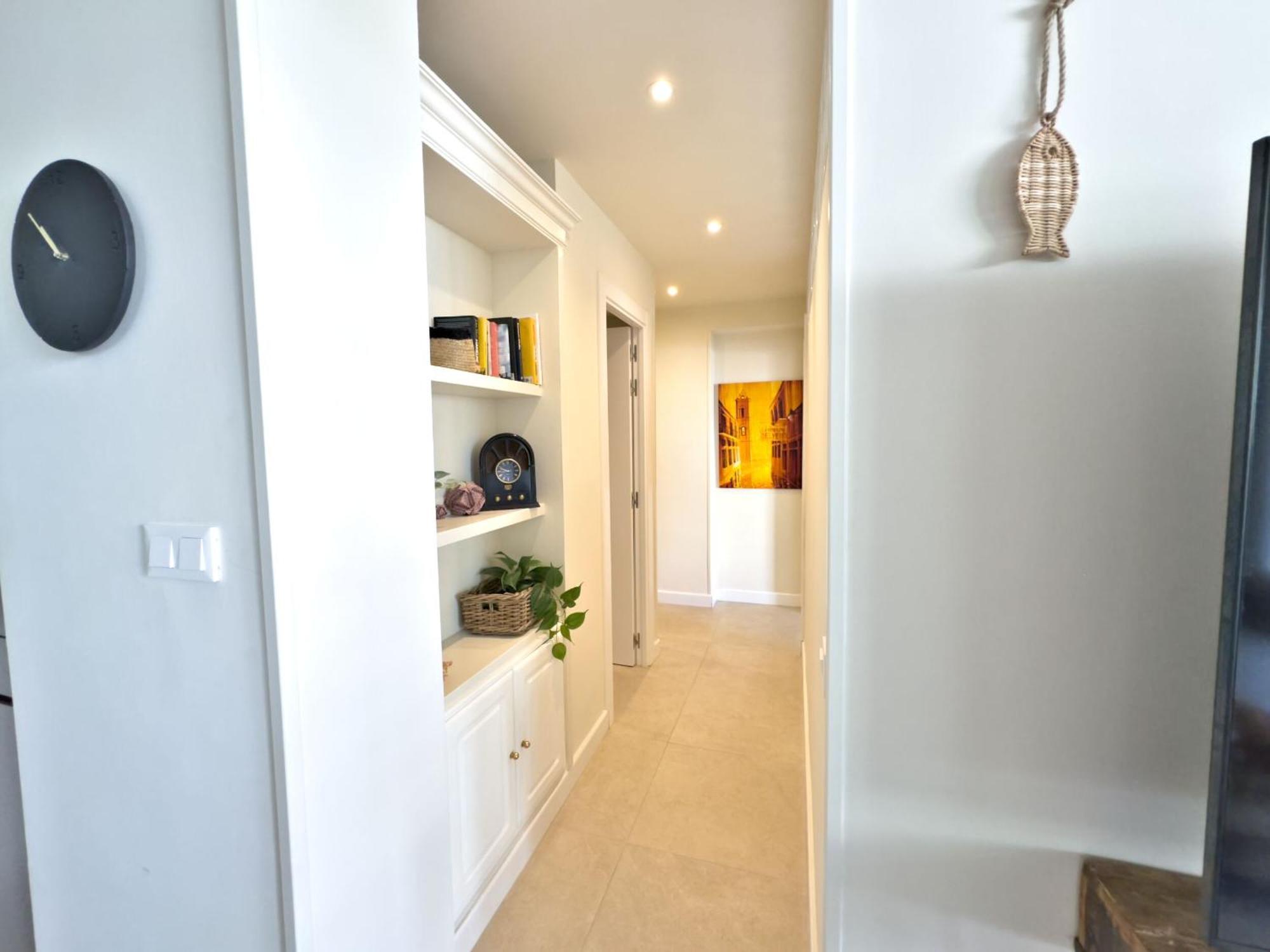Boho Chic Apt, Frontline Sea & Paseo Views *