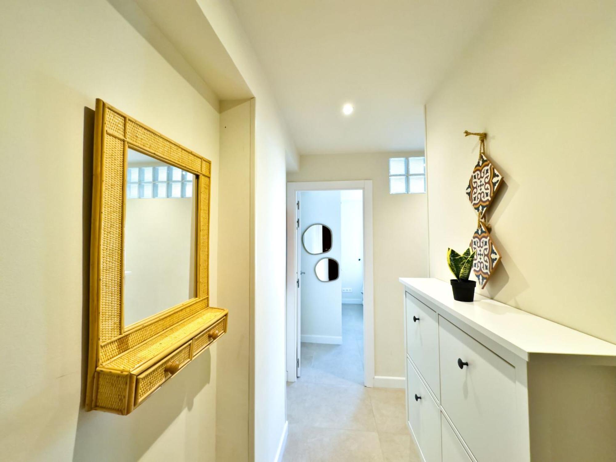 Appartement Boho Chic Apt, Frontline Sea & Paseo Views